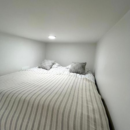 Scandinavian Loft 1Br Apartment Near City Centre Турку Экстерьер фото